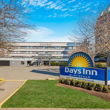 Days Inn By Wyndham Victoria On The Harbour Exterior photo